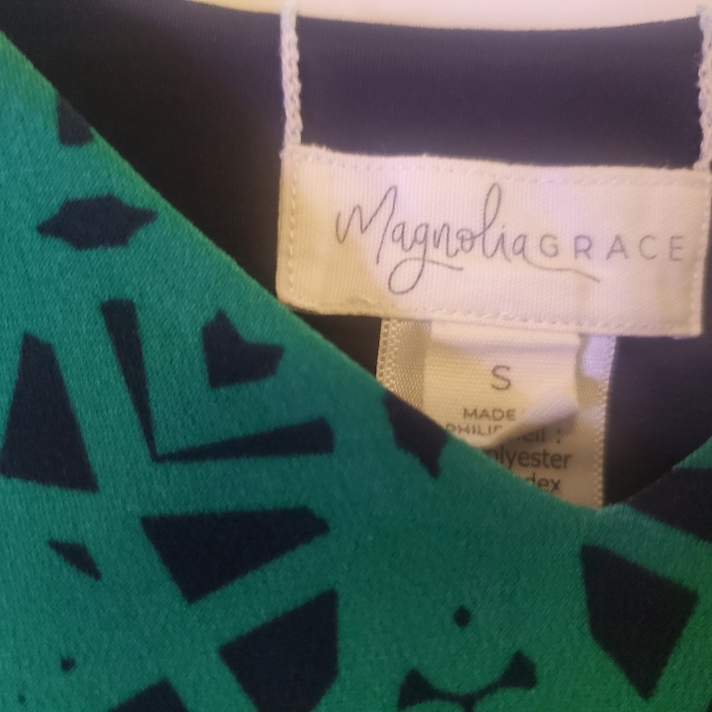 Magnolia Grace Reversable Size S, Sleeveless Strethcy dress, 2 Dresses In One! - Picture 9 of 10